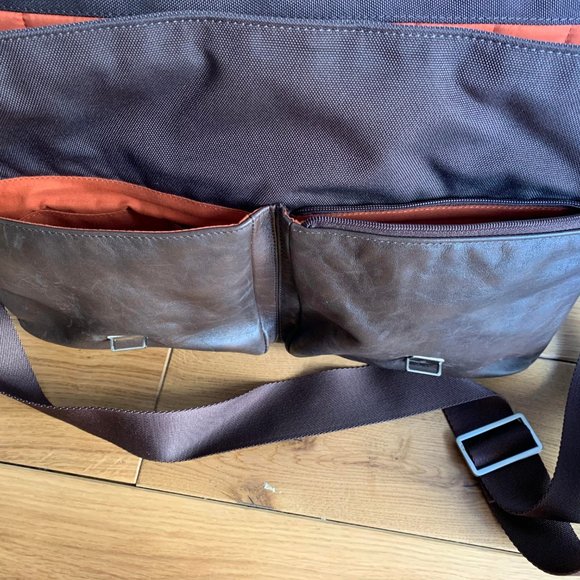 NWOT Knomo London Brown Bungo Messenger Bag
